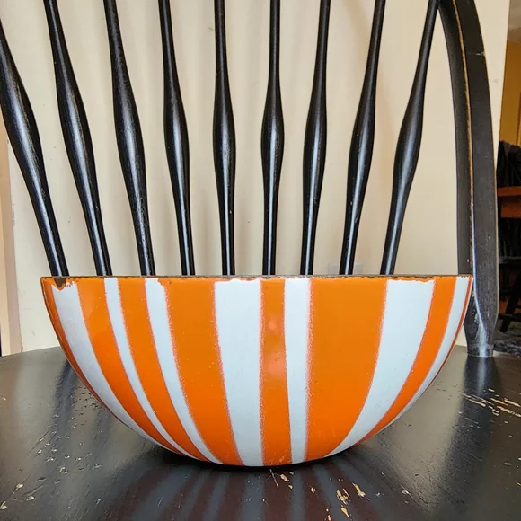 Mid Century Modern Catherineholm Orange and White Zebra Striped Enamelware Bowl - Picture 4 of 7